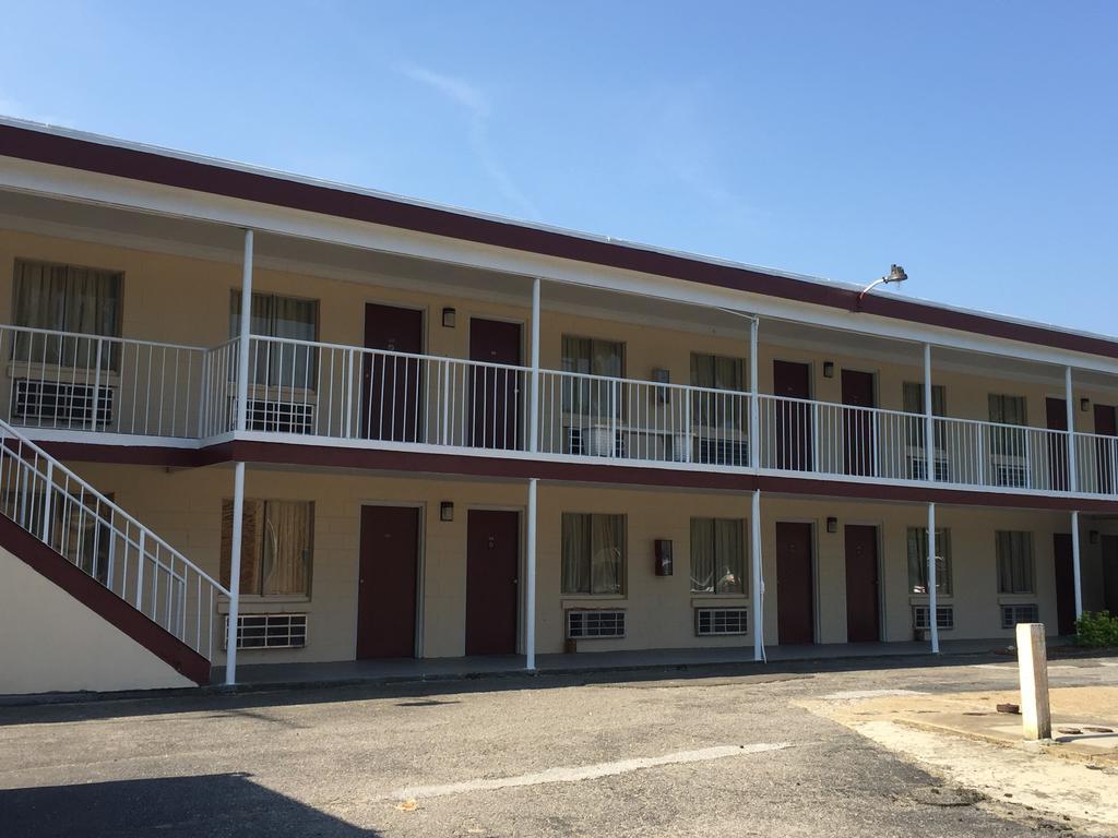 Fort Eustis Inn Ньюпорт-Ньюс Экстерьер фото