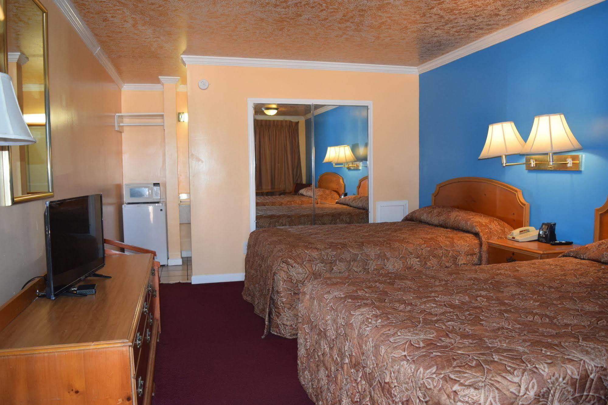 Fort Eustis Inn Ньюпорт-Ньюс Экстерьер фото
